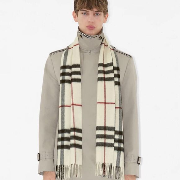 Burberry 100% Cashmere Scarf Unisex $590 Classic Nova Check Fringe Scarf Sand - Picture 2 of 11